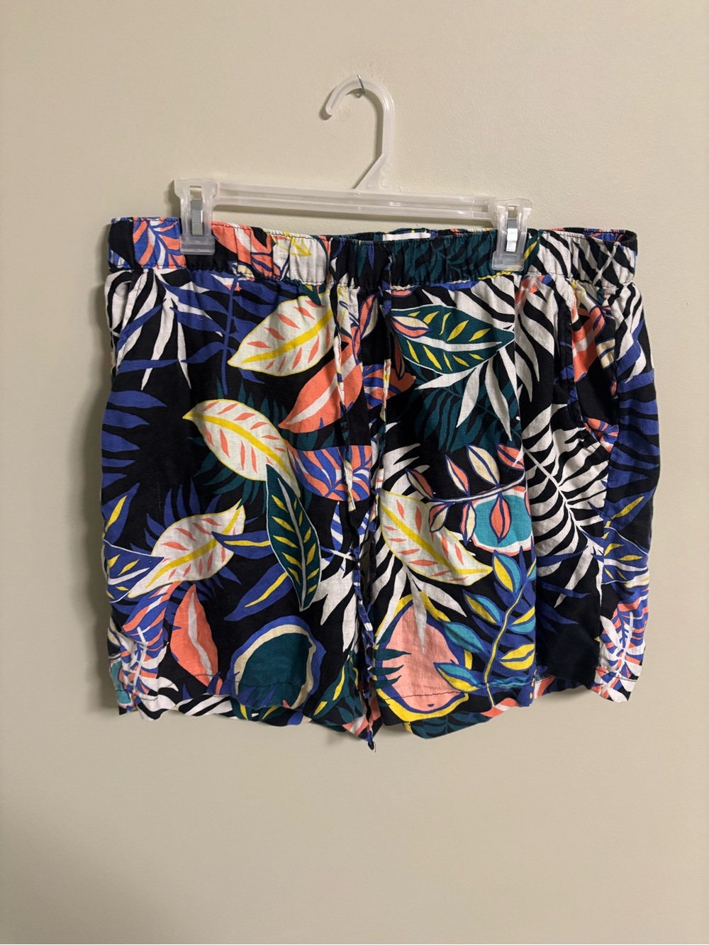 C&C California Womens Shorts 100% Linen Pull On/Drawstring Size 1X Resort